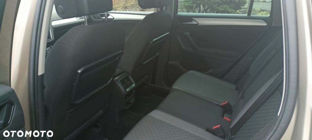 Volkswagen Tiguan - 10