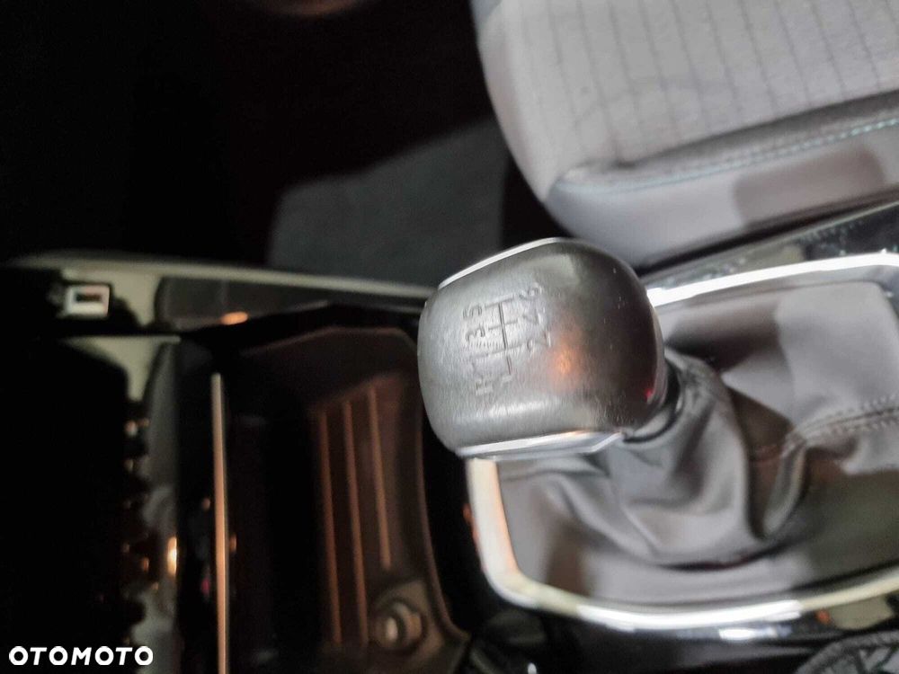Peugeot 208 - 20