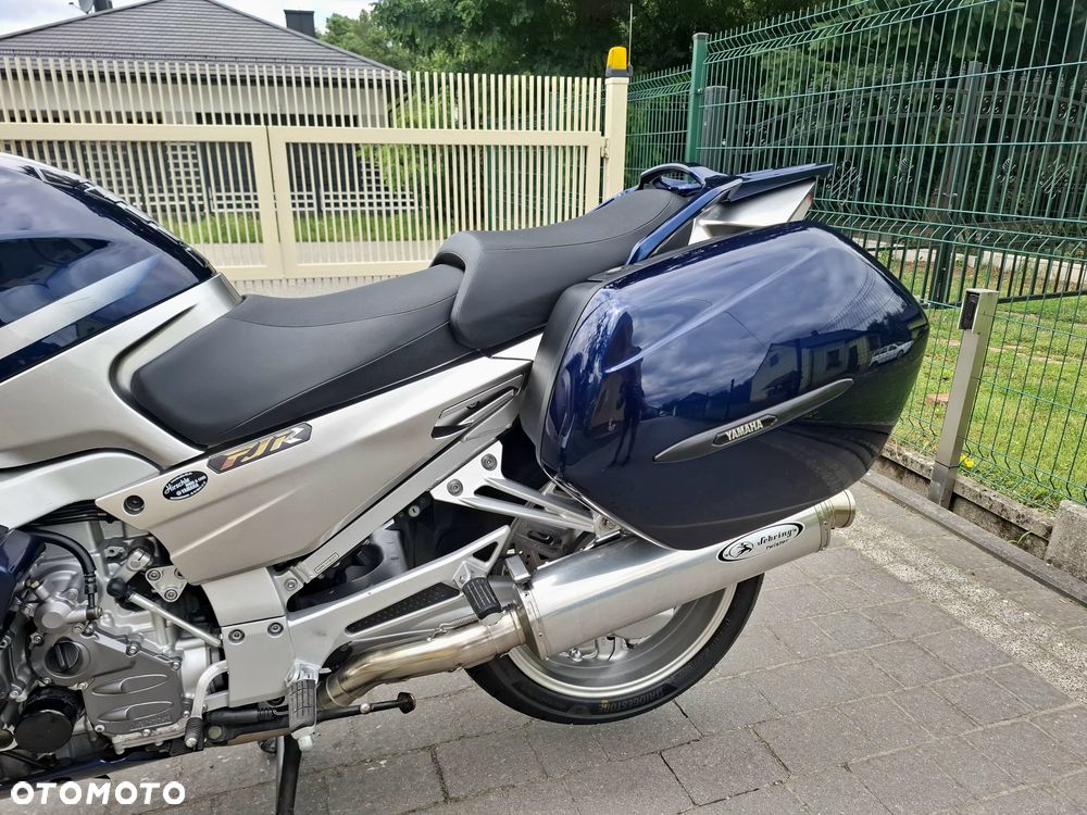 Yamaha FJR - 28