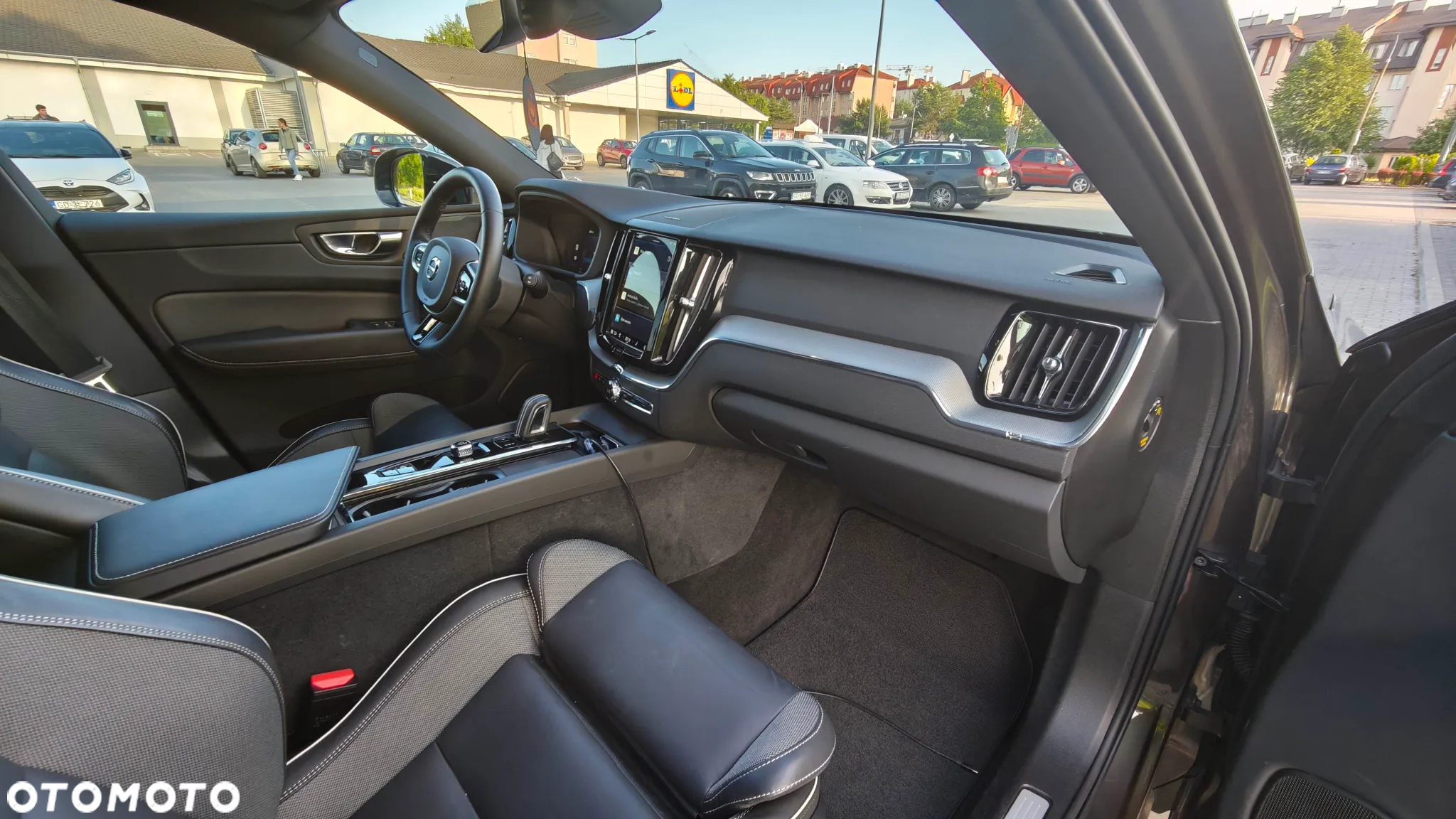 Volvo XC 60 B4 D AWD Geartronic RDesign - 11