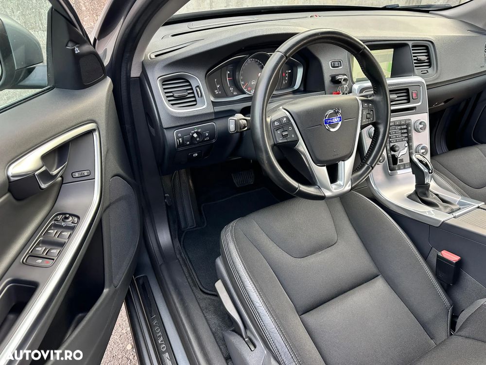 Volvo S60 D2 Geartronic Momentum - 22