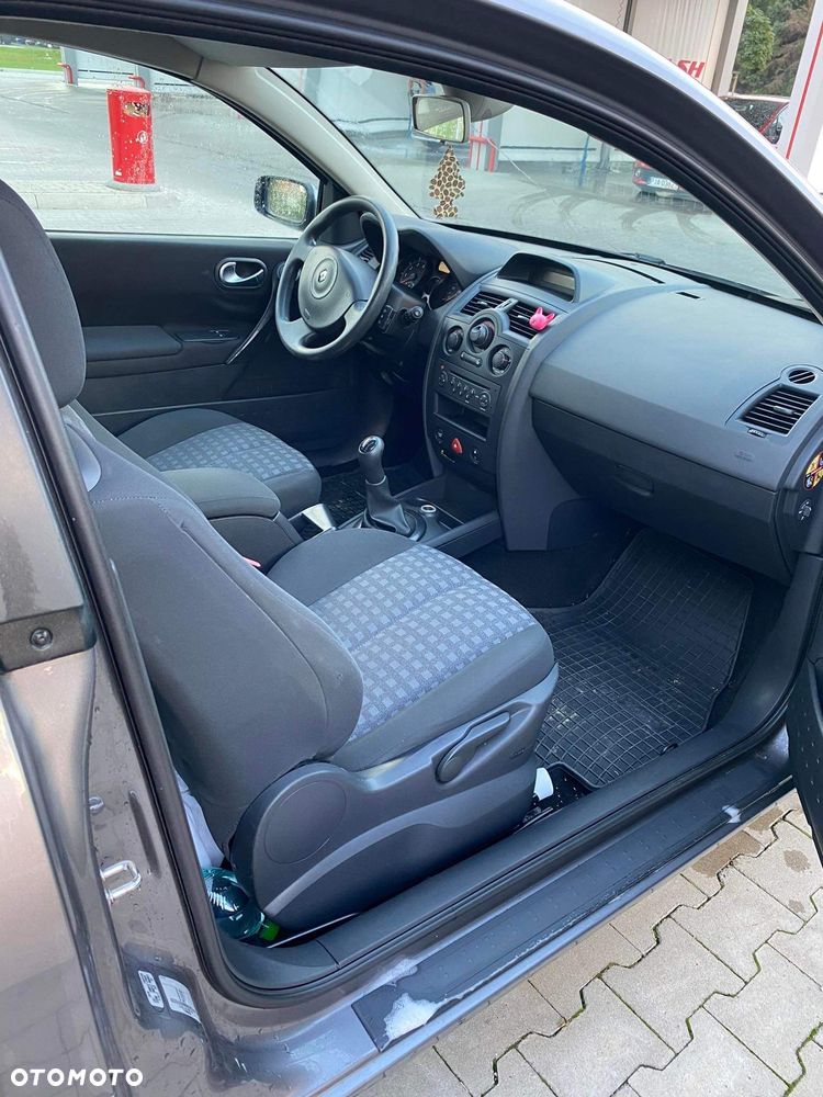 Renault Megane 1.6 16V Dynamique Euro5 - 8