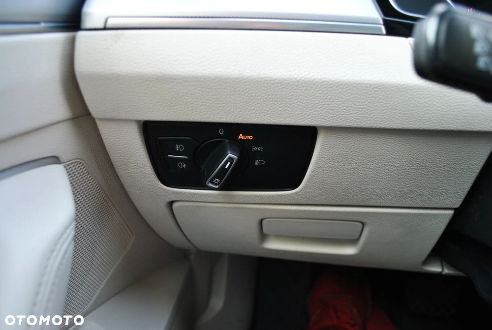 Volkswagen Passat - 21