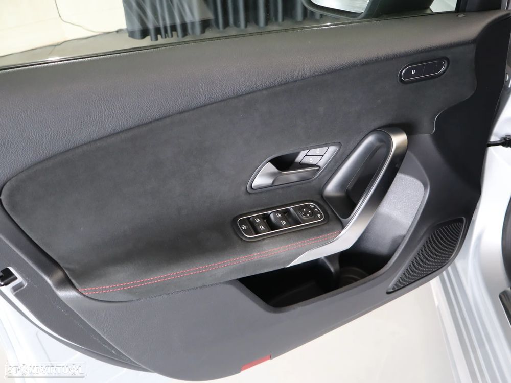 Mercedes-Benz A 180 7G-DCT AMG Line - 16