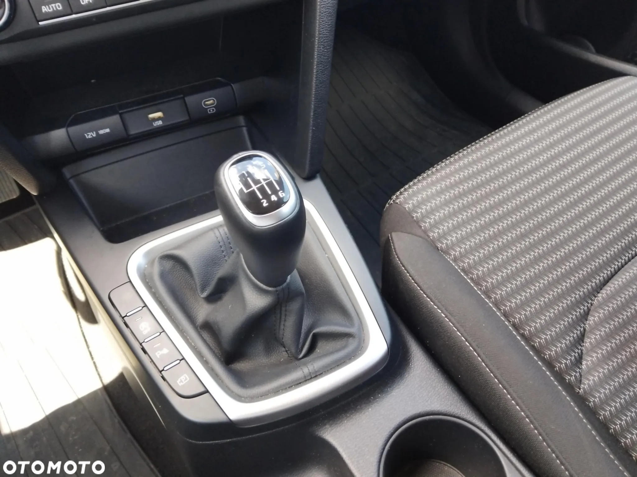 Kia Ceed 1.5 T-GDI M - 20