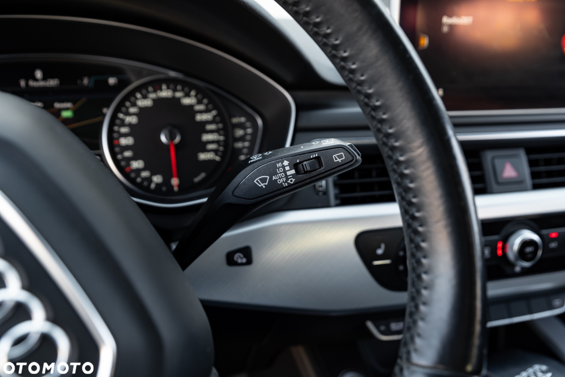 Audi A4 2.0 TDI S tronic - 33