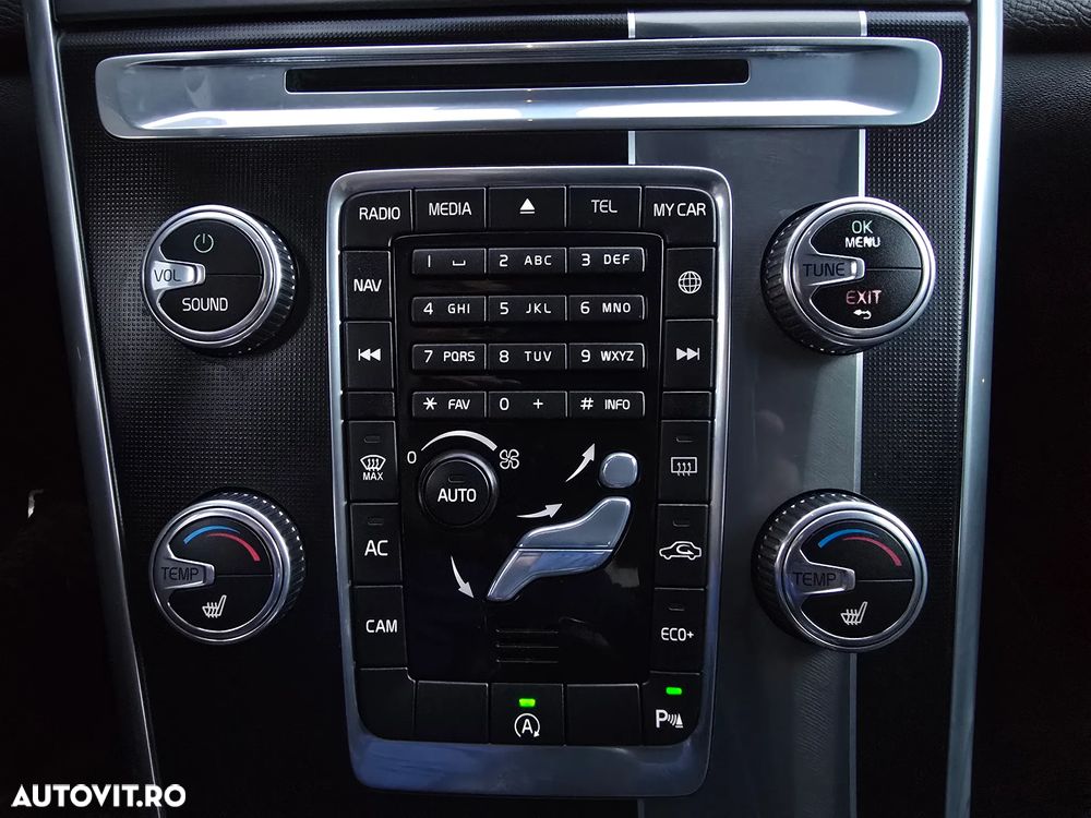 Volvo XC 60 D4 R-Design - 17