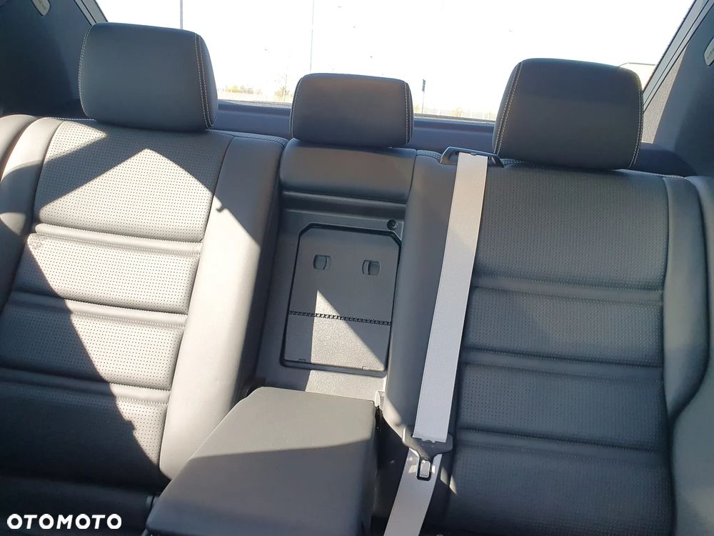 Mercedes-Benz Klasa E 63 AMG S 4-Matic - 18