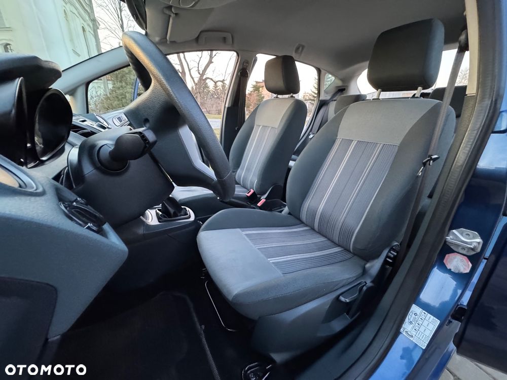 Ford Fiesta - 25