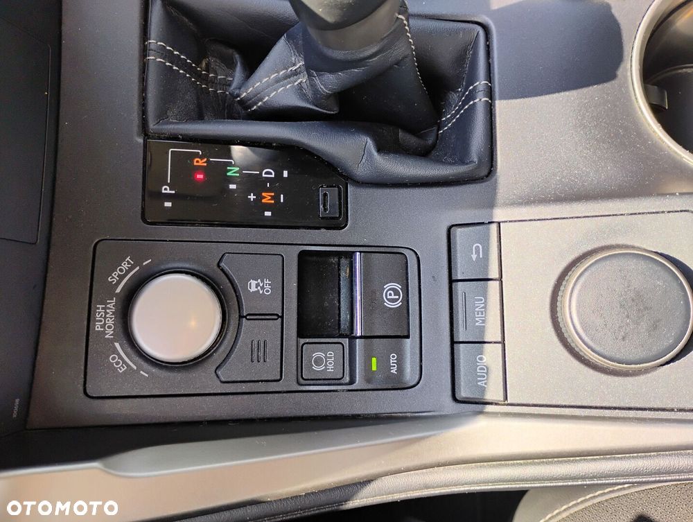 Lexus NX 200t Elite AWD - 19