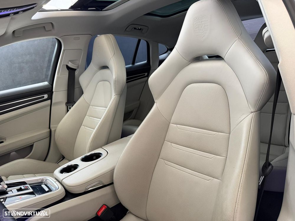 Porsche Panamera 4 E-Hybrid Platinum Edition - 29