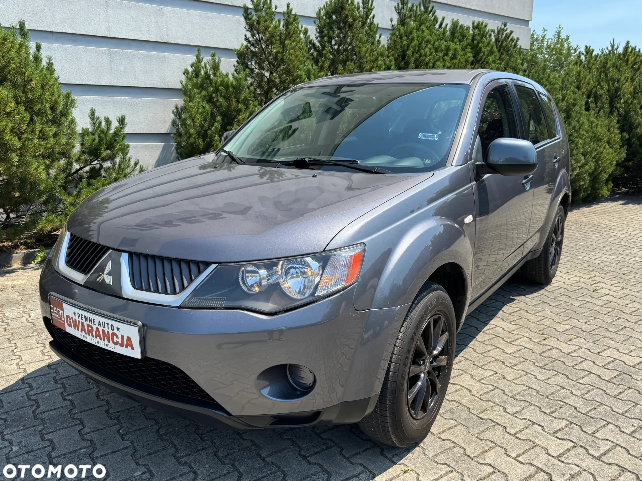 Mitsubishi Outlander 2.4 4WD Inform - 2