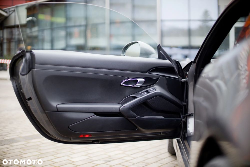 Porsche Cayman PDK Black Edition - 13