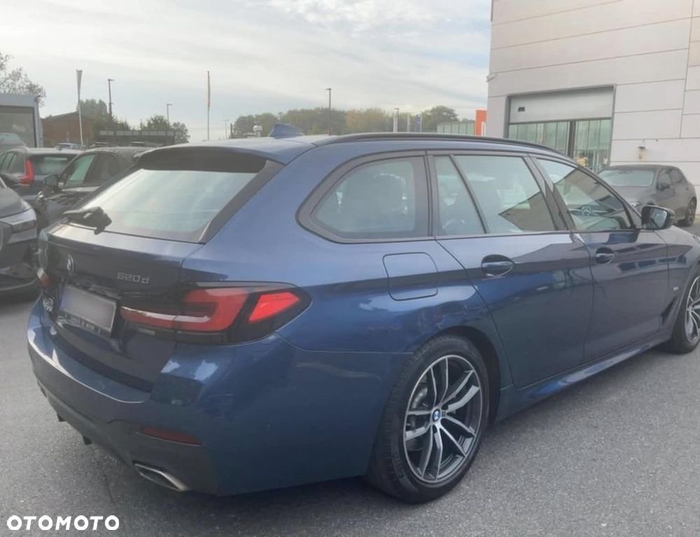 BMW Seria 5 2020 photo 4