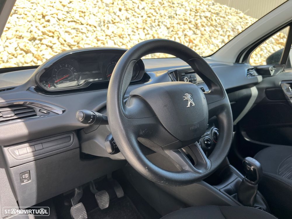 Peugeot 208 1.2 VTi Access - 24