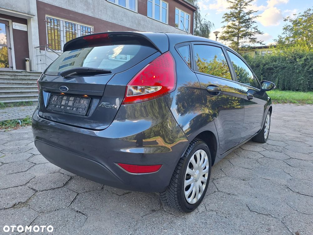 Ford Fiesta 1.25 Celebration - 13