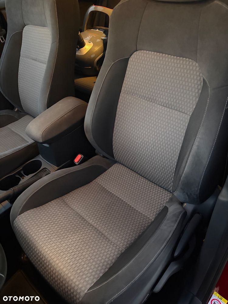 Toyota Auris Hybrid 135 Selection - 19