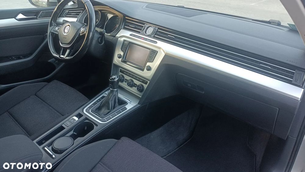 Volkswagen Passat 2.0 TDI (BlueMotion Technology) Comfortline - 13