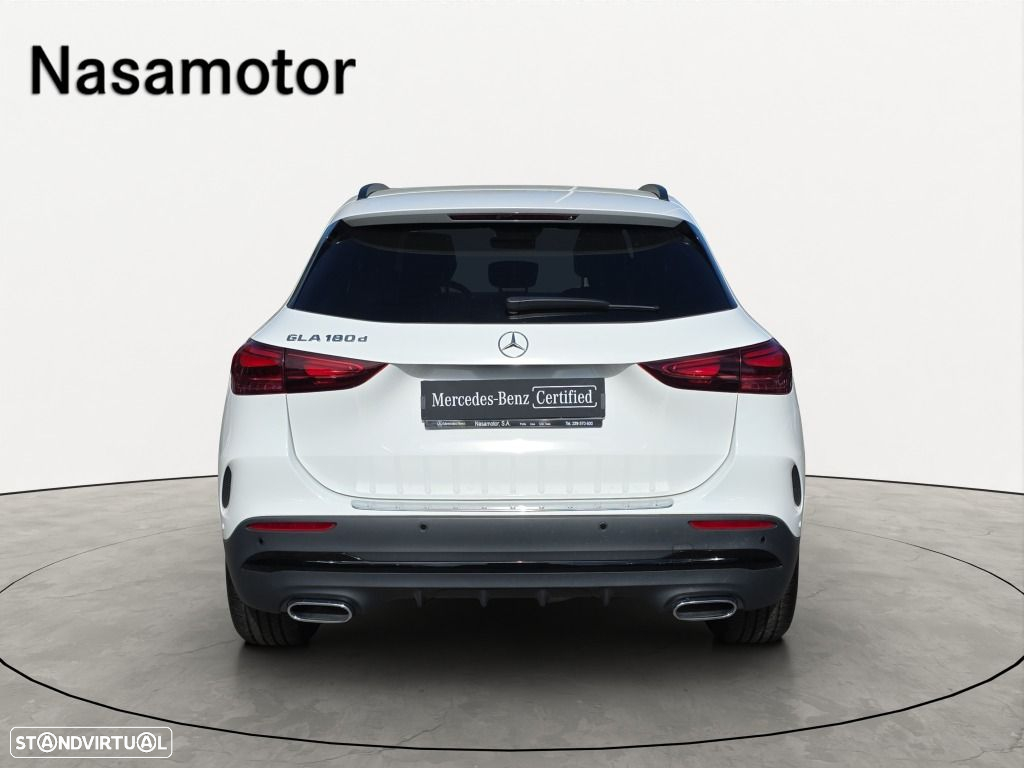 Mercedes-Benz GLA 180 d AMG Line - 3