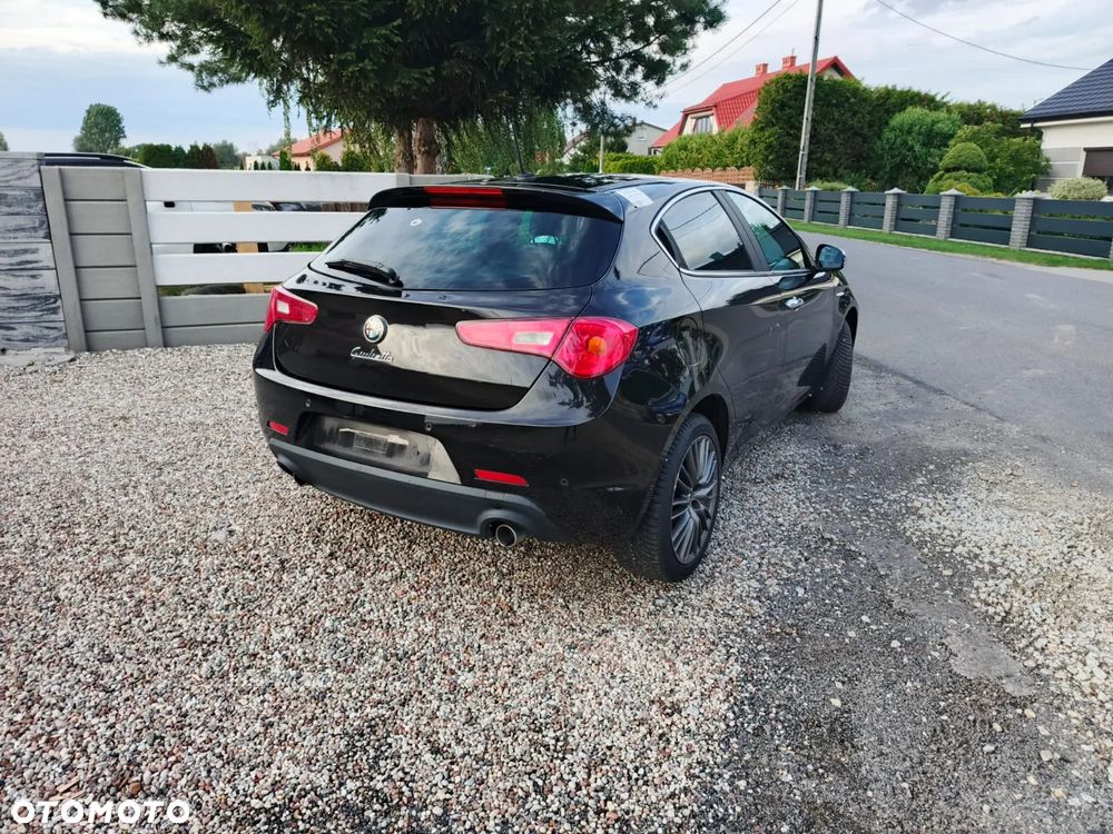 Alfa Romeo Giulietta 2.0 JTDM 16V - 2