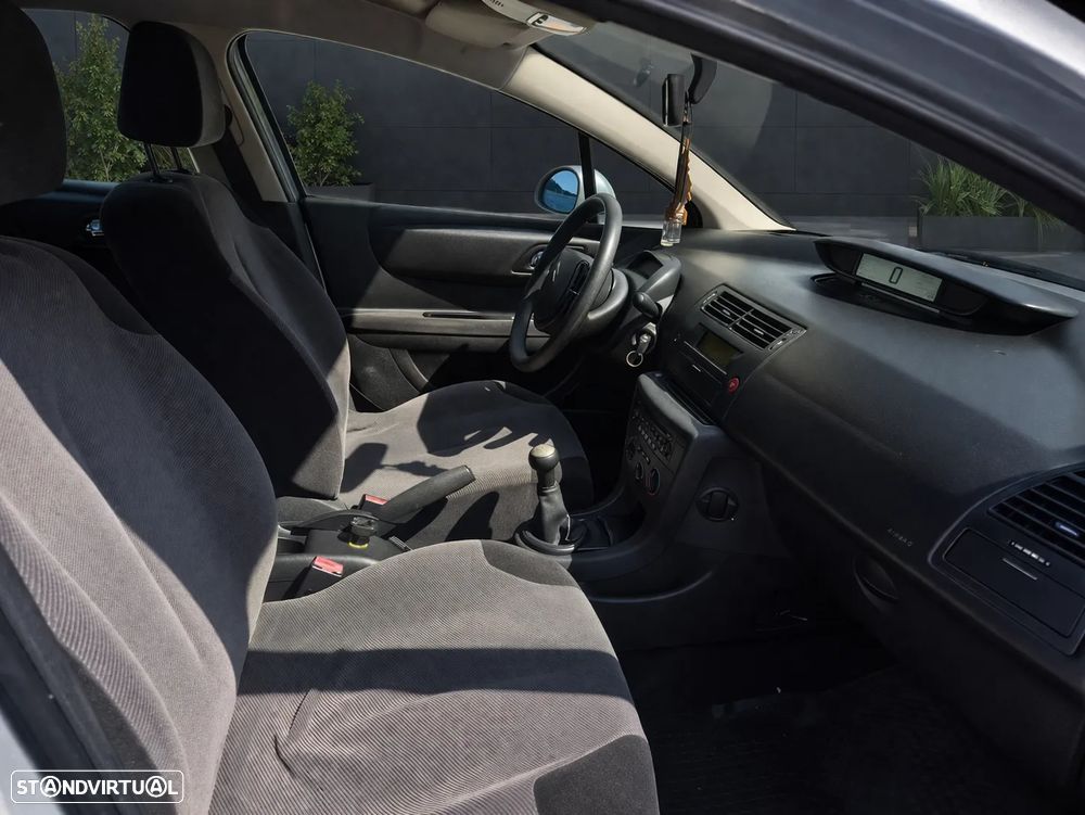 Citroën C4 1.4 16V SX - 13