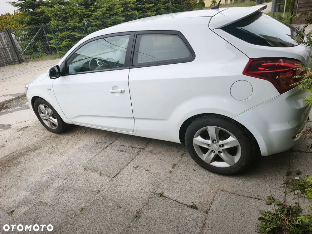 Kia Ceed 1.4 CVVT Attract - 3