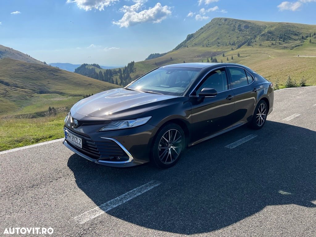 Toyota Camry - 1