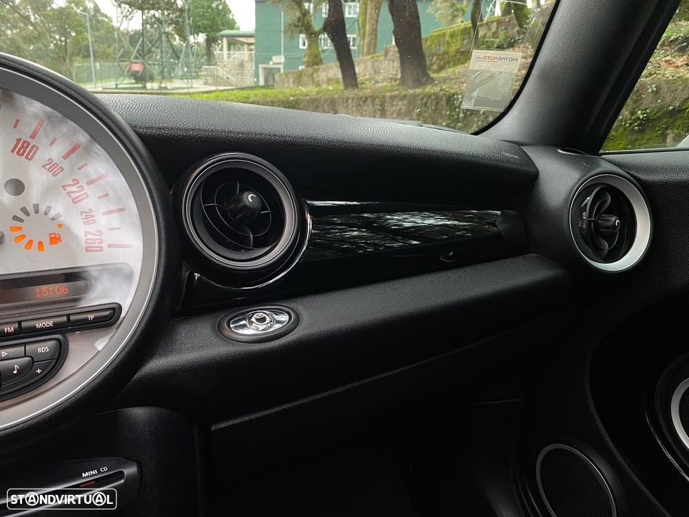 MINI 3 Portas Cooper D - 26