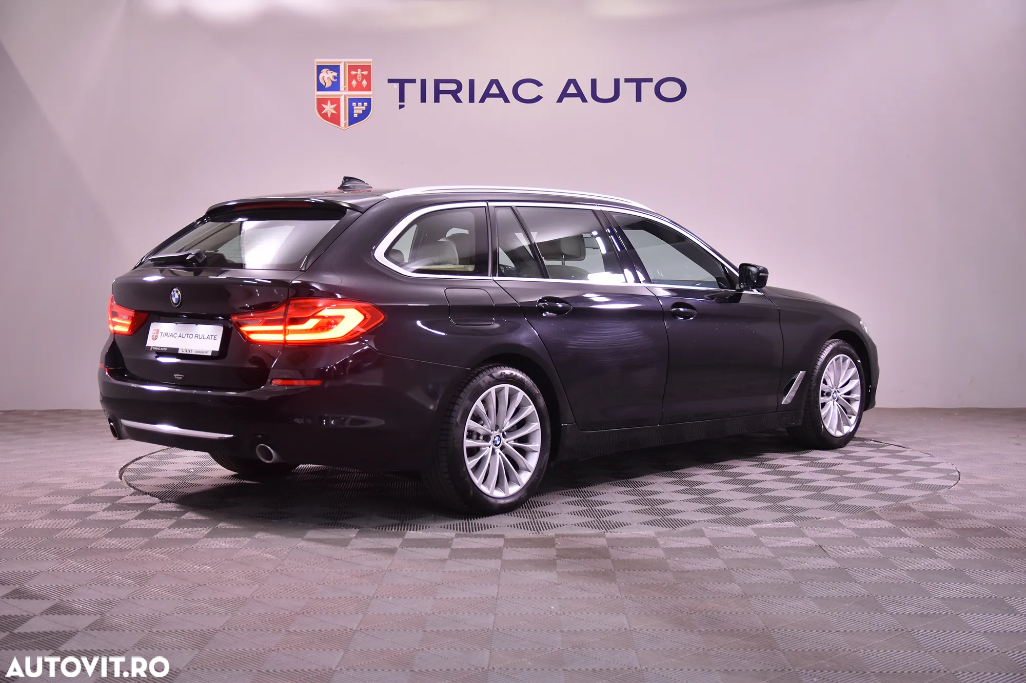 BMW Seria 5 520i Touring Aut. - 5