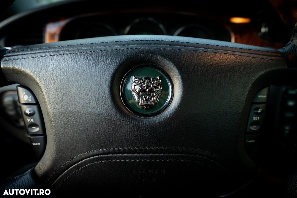 Jaguar XJ XJ8 4.2 V8 Executive Aut - 36