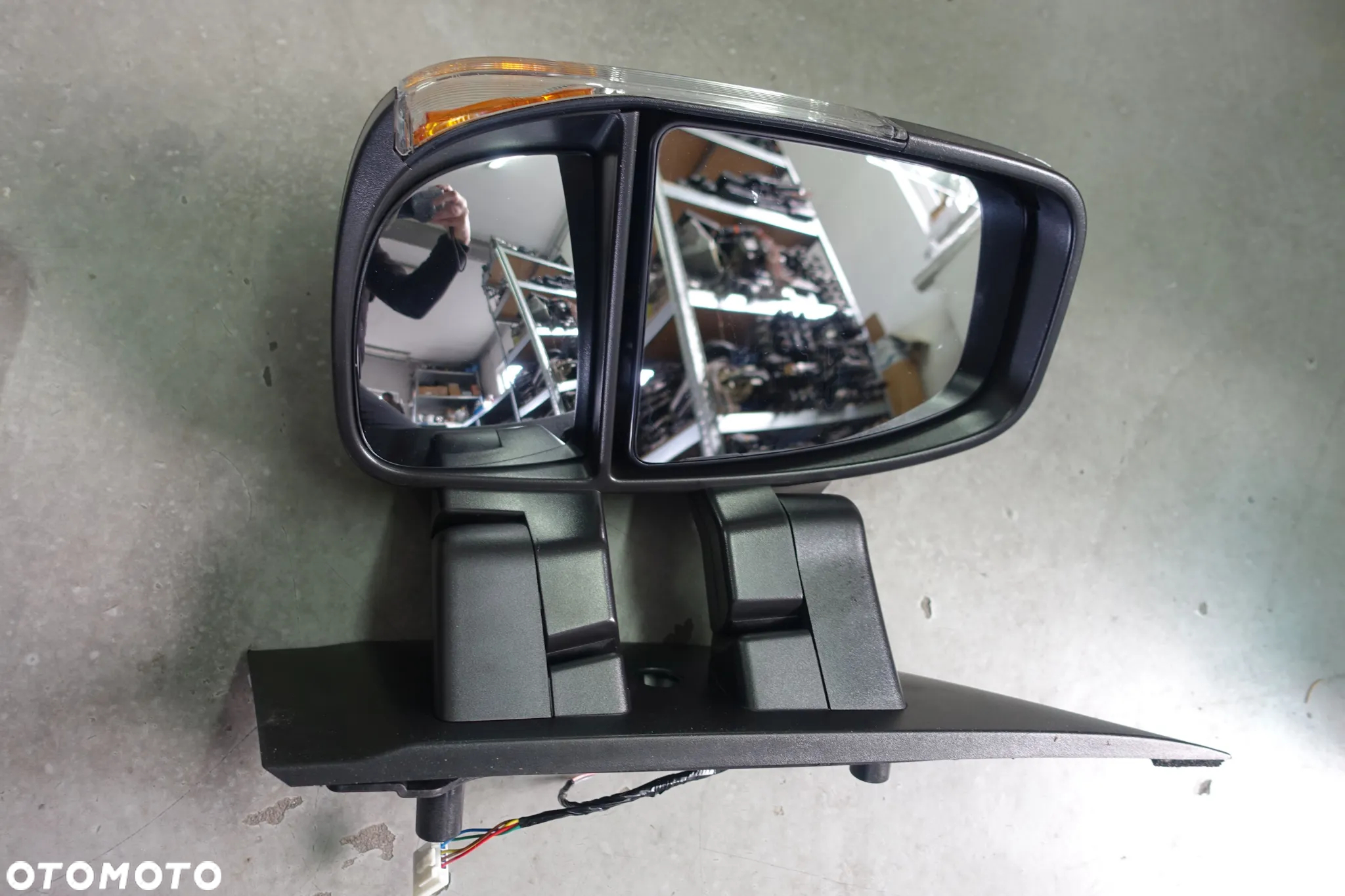 LUSTERKO LEWE IVECO DAILY IV 14r- 2+5 PIN 7PIN - 3