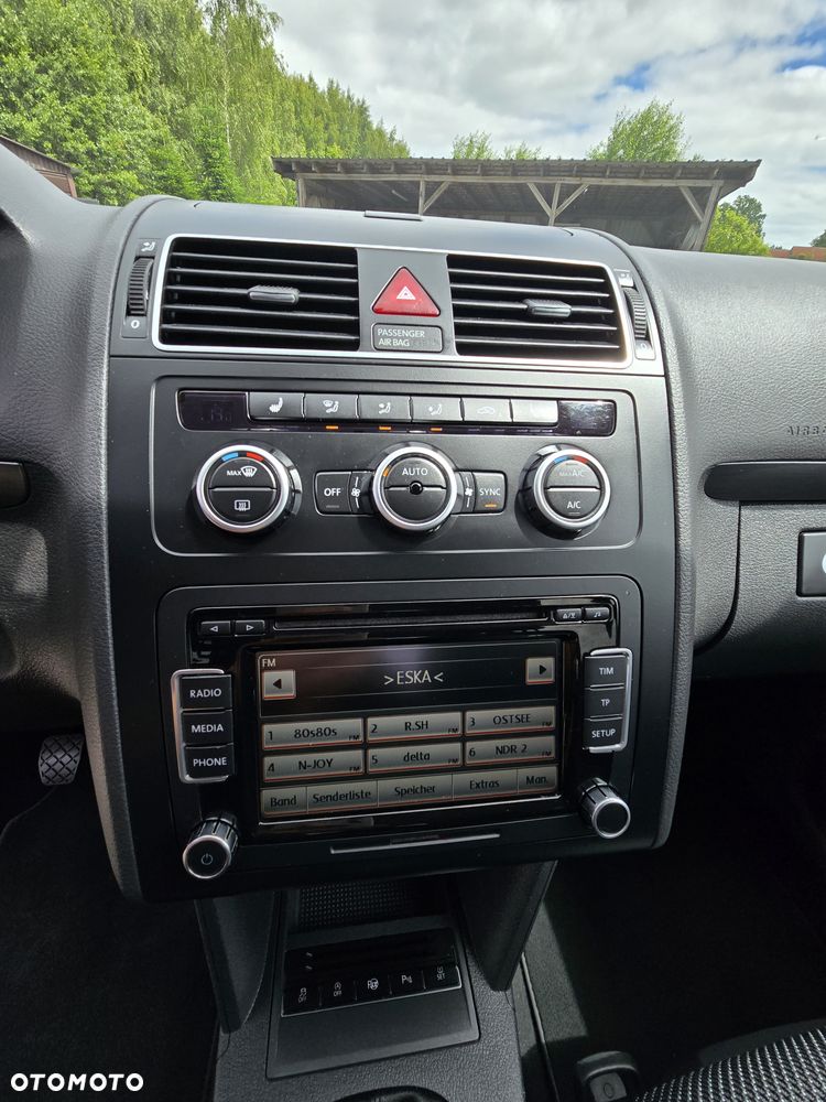 Volkswagen Touran 2.0 TDI DPF BlueMotion Technology Highline - 21