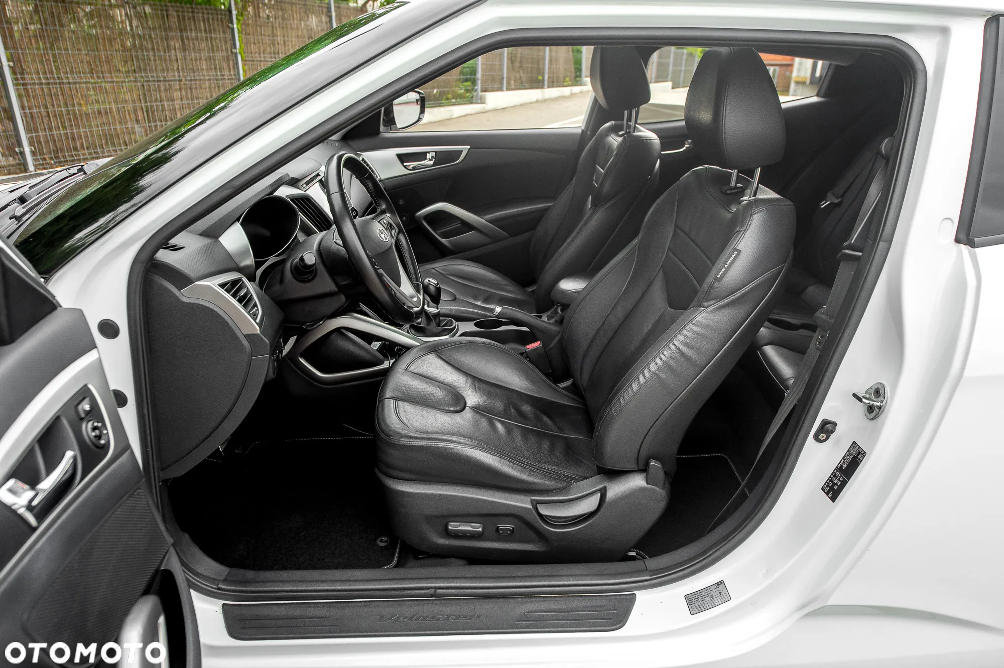 Hyundai Veloster 1.6 GDI Style - 24