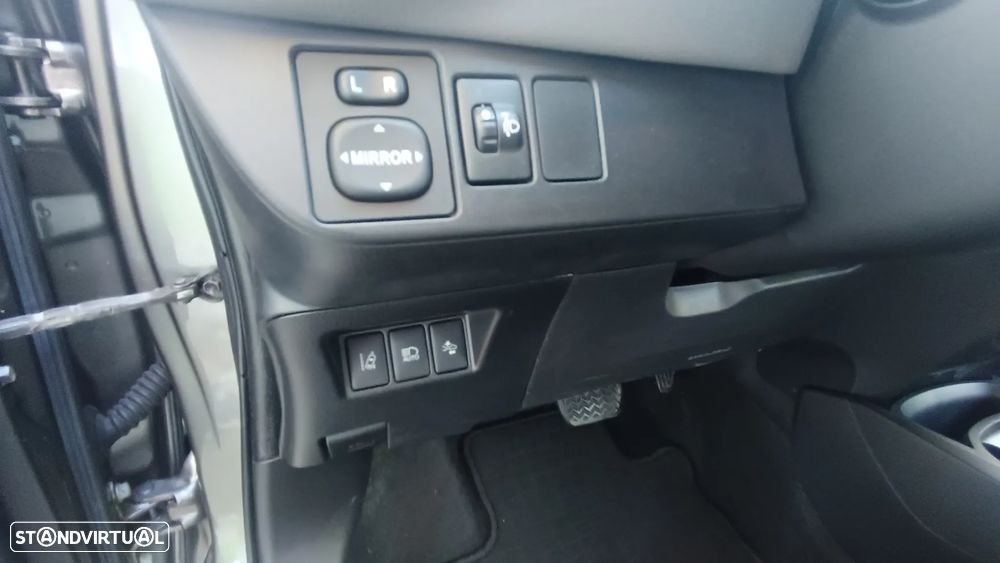 Toyota Yaris 1.5 HSD Comfort+P.Techno - 10