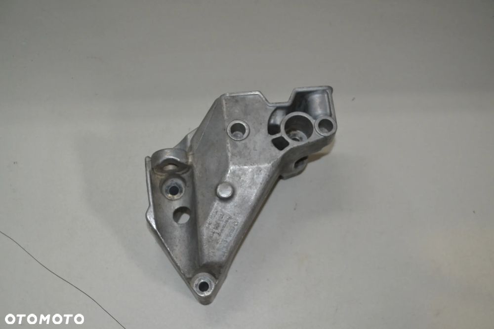 VW AUDI SEAT SKODA 1,6 B ŁAPA MOCOWANIE SILNIKA 038199207J - 1