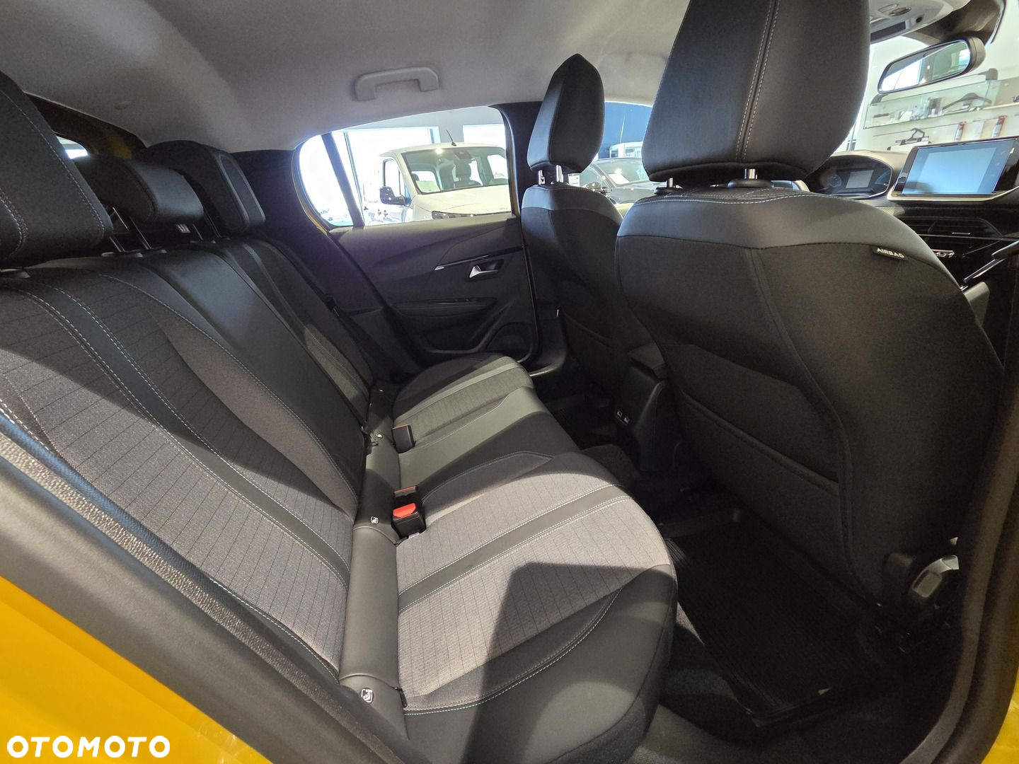 Peugeot 208 e-208 Allure - 8