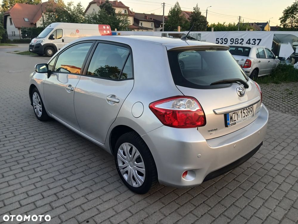 Toyota Auris - 4