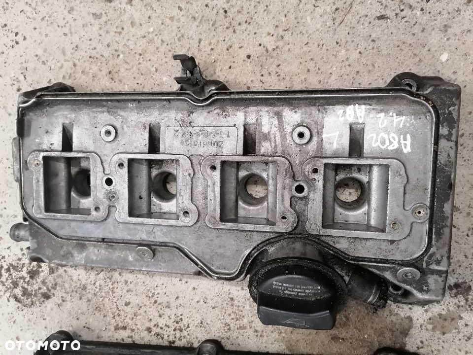 Pokrywa Zaworów Prawa Audi A8 D2 3.7 4.2 V8 077103472D - 2