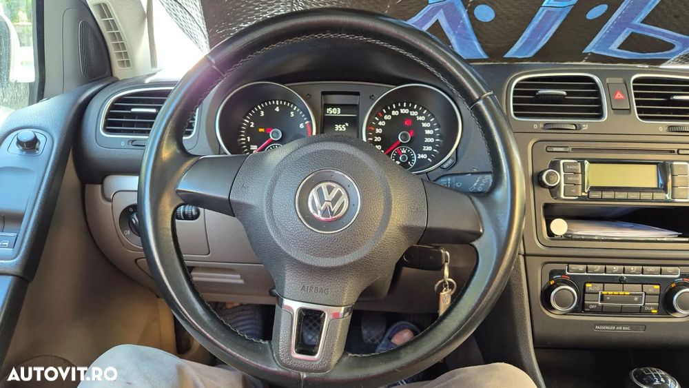 Volkswagen Golf - 12