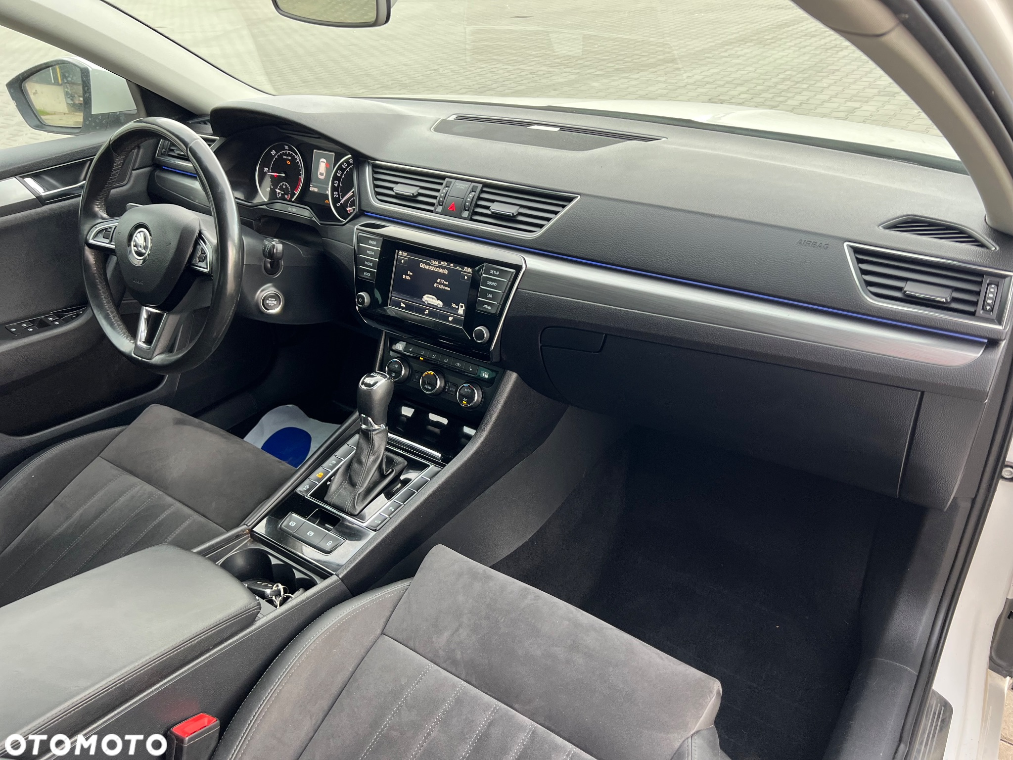 Skoda Superb 2.0 TDI 4x4 DSG Premium Edition - 16