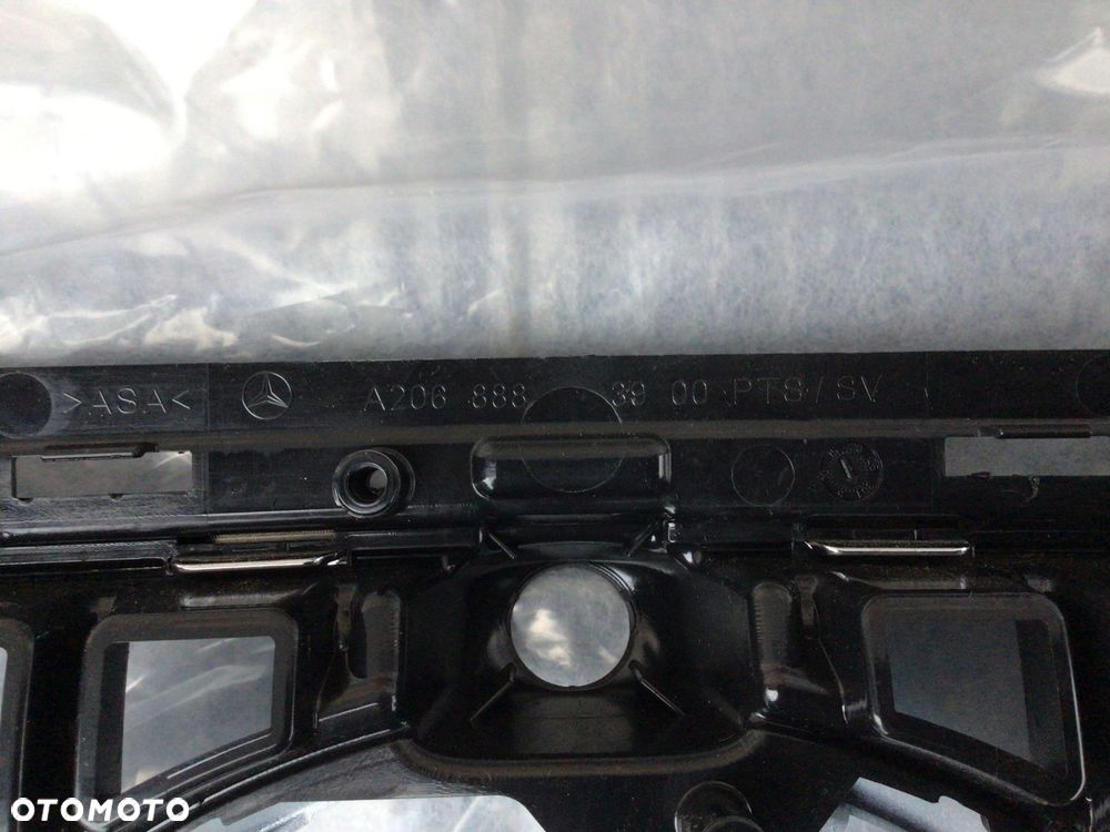 Grill Atrapa Mercedes C-klasa 206 pod kamerę - 4