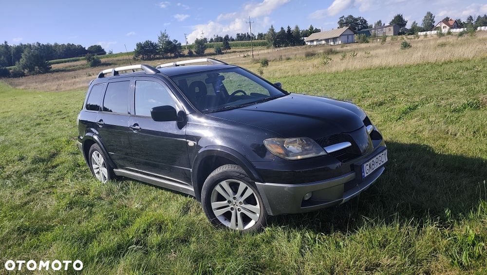 Mitsubishi Outlander - 1