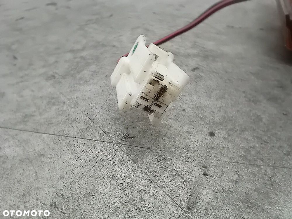 LAMPA TYLNA PRAWA W KLAPE INFINITI FX35 4961B - 5