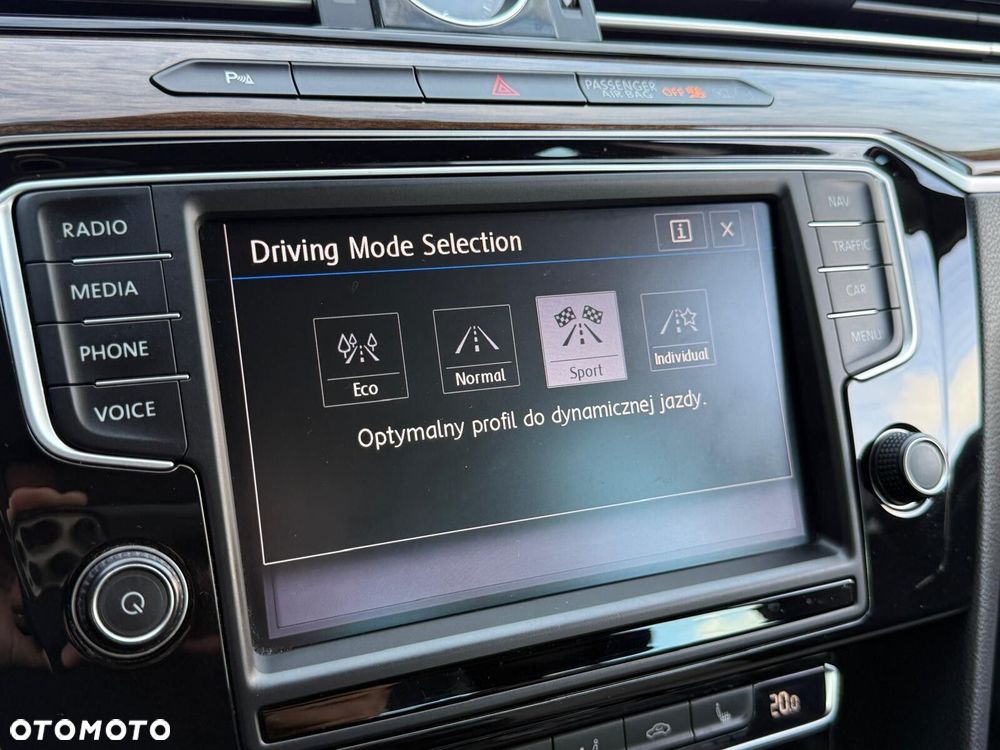Volkswagen Passat - 36
