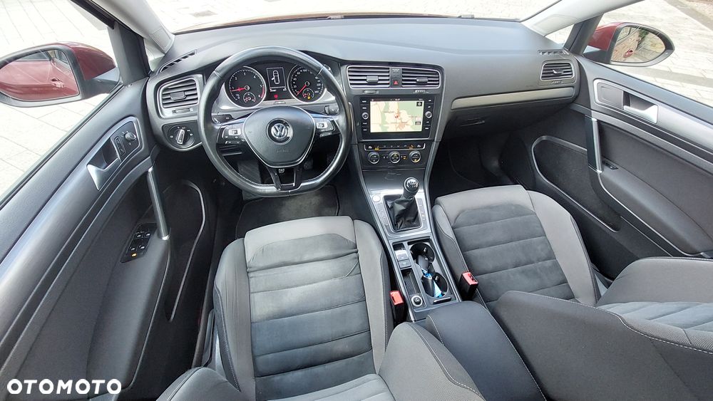 Volkswagen Golf - 9