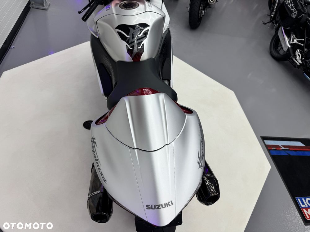Suzuki GSX - 24