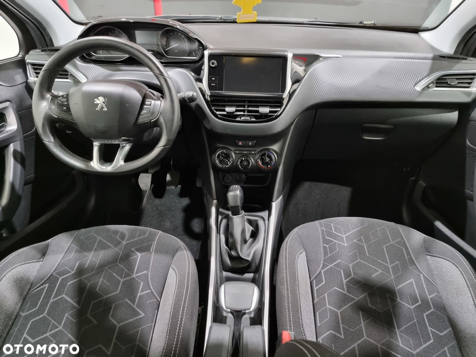 Peugeot 2008 - 11