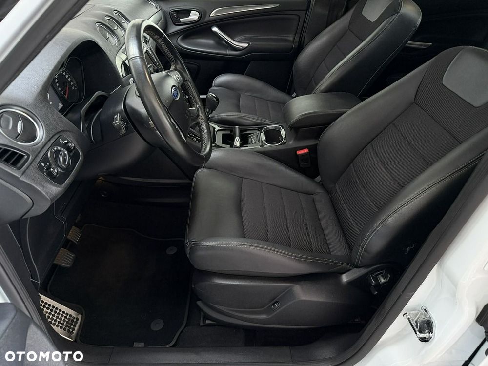 Ford S-Max 2.0 TDCi DPF Titanium X - 15