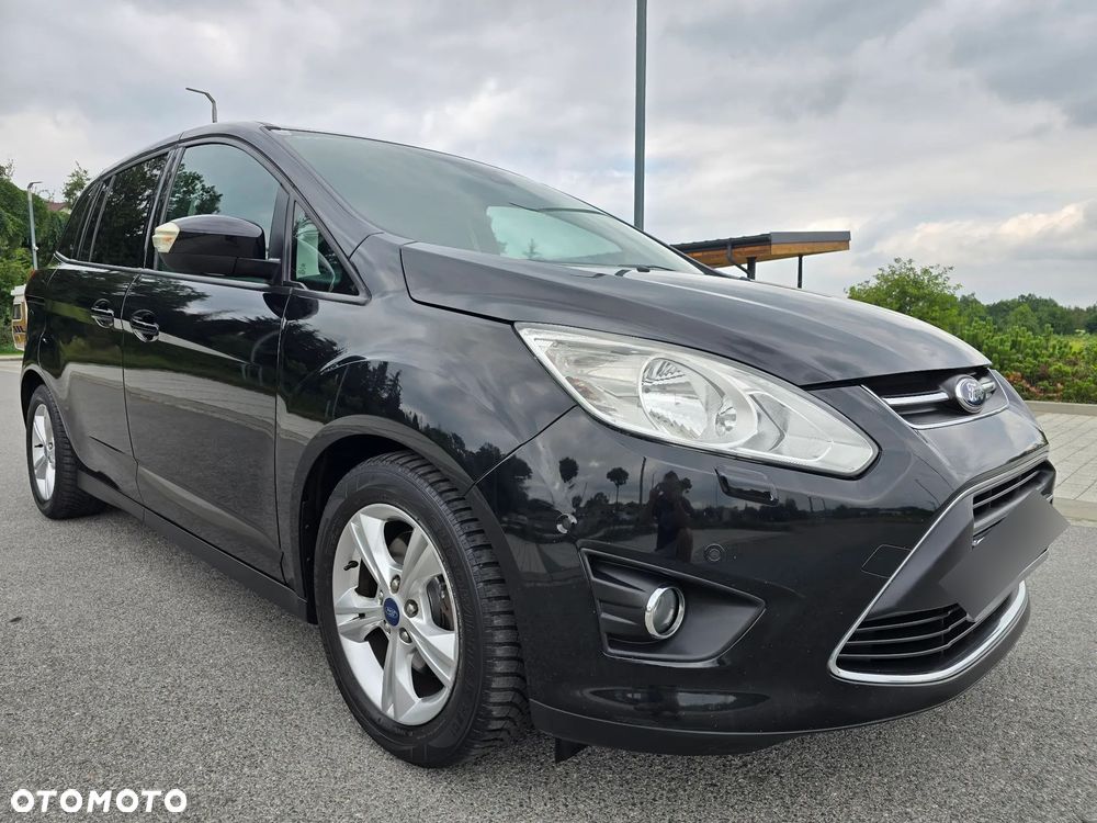 Ford Grand C-MAX - 36