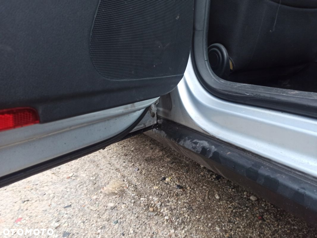 Drzwi lewy tył kompletne VW PASSAT B6 KOMBI LA7W - 8